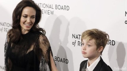 Дочь Анджелины Джоли и Брэда Питта шокировала покупкой в магазине