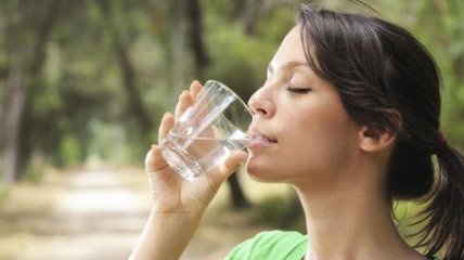 Как заставить себя пить больше воды 