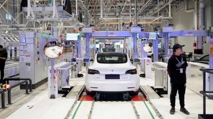 Tesla отзывает сотни тысяч автомобилей в Китае: в чем причина?