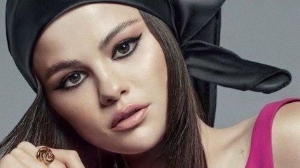 "Моя цель разрушить нереалистичные стандарты красоты": Селена Гомес украсила обложку сингапурского Vogue