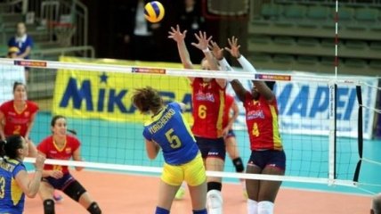 На старте ЧЕ по волейболу женская сборная Украины потерпела разгромное поражение
