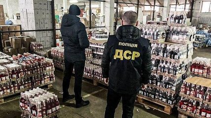 Правоохранители обнаружили в Ровном подпольный склад алкоголя