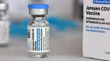 Ще одна смерть: після розхваленої вакцини проти коронавірусу помер молодий чоловік