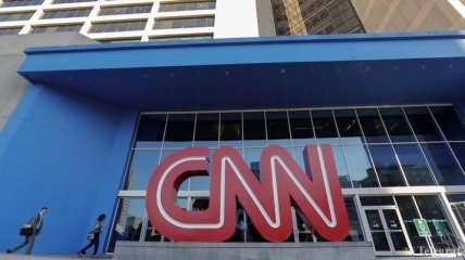 Трамп раскритиковал CNN, пригрозив судом - телеканал назвал это "отчаянием"