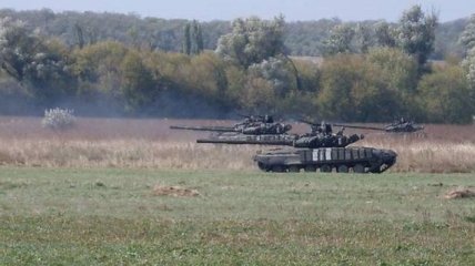На учениях в Луганщине отработано взаимодействие танкового взвода в 4 машины
