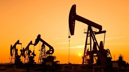 россия продолжает оправдывать свое "звание" страны-бензоколонки, не останавливая добычу нефти