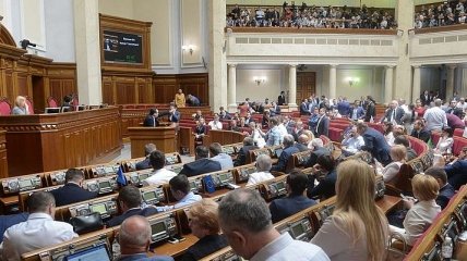 НБУ: Роспуск Рады обойдется в $300-400 млн