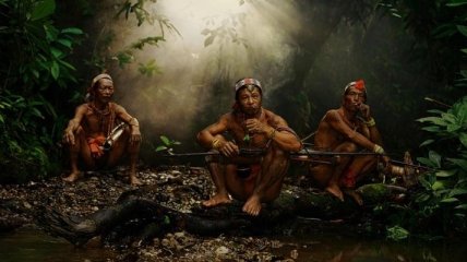 Последние представители изолированного племени Ментаваи (Фото)