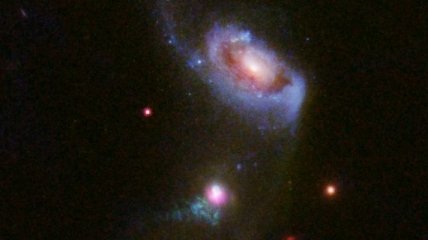 Ученые сфотографировали "трапезу" черной дыры 