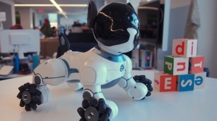 WowWee представила робота-собаку CHiP