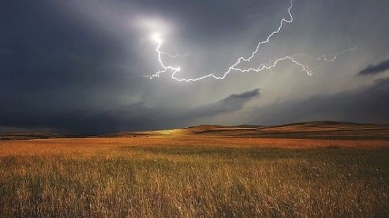 Ливни, грозы и заморозки: на Украину надвигается мощный циклон