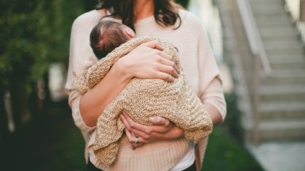 От мам требуют слишком много: опытная мама о причинах материнских страхов в первые месяцы после родов