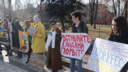В центре столицы прошла акция солидарности с крымчанами