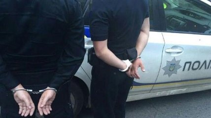 Во Львове полицейские "погорели" на взятке