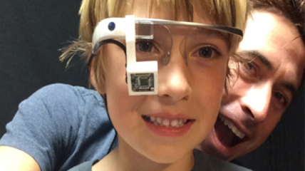 Детям с аутизмом помогут очки с дополненной реальностью