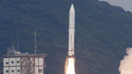 Япония запустила новейшую ракету-носитель "Эпсилон" в космос