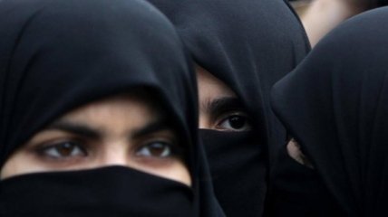 В Тунисе запретили носить никаб в госучреждениях