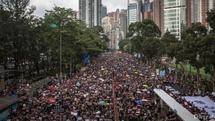На улицах Гонконга снова протестуют из-за изменений в закон об экстрадиции