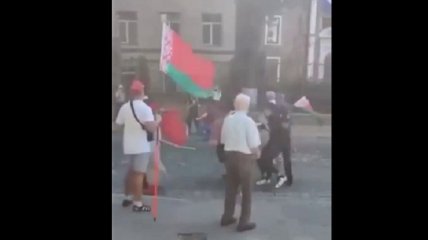 В Киеве напали на сторонников Лукашенко: (видео)