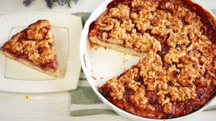 Тертий пиріг з варенням