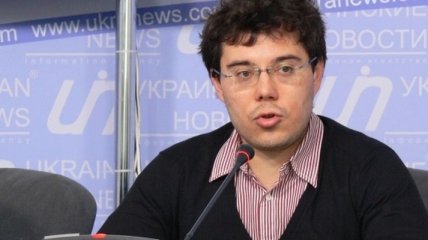 Политолог: Украину ждет крах экономики.