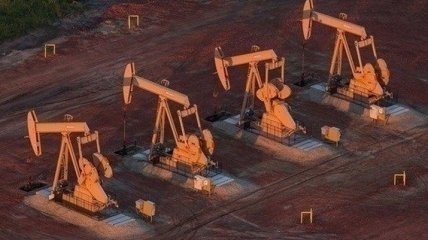 Нефть дешевеет на информации о повышении запасов в США