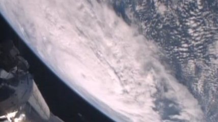 Как бушует шторм Дебби: впечатляющее видео с космоса 