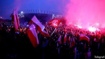 В Польше открыли производство из-за сожжения украинского флага