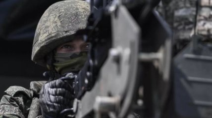 Автоматные очереди и взрывы всполошили жителей Таганрога: россияне говорят о беспилотниках (видео)
