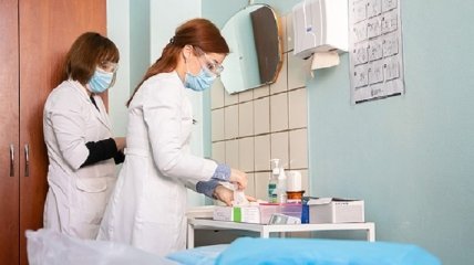 «Не выдумывайте, у вас ОРЗ» - медики не хотят направлять больных украинцев на тесты и рентген