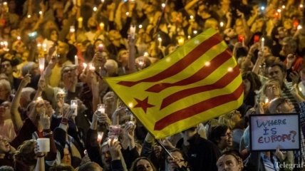 Протесты в Каталонии вспыхнули с новой силой: тысячи людей вышли на улицы