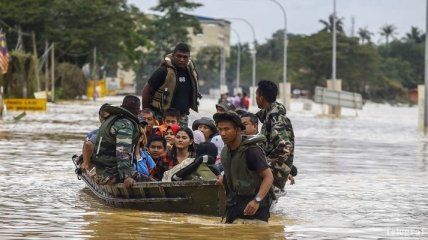 В Малайзии из-за наводнения эвакуированы тысячи людей