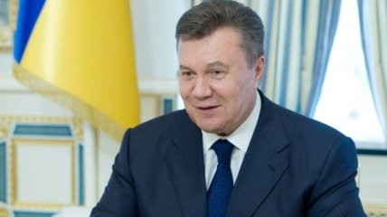 Янукович раздал госнаграды ко Дню медицинского работника
