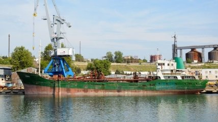 Капитан российского судна умер в море