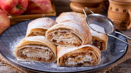 Рулетики с яблоками а-ля штрудель
