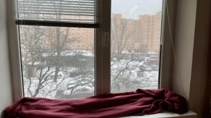 Зимой из окна может сильно тянуть