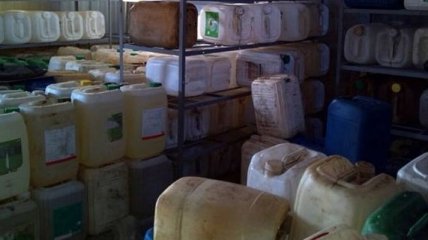 СБУ изъяла тонны контрабандного бензина и алкоголя в зоне АТО