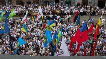 Закон о языках: 36% украинцев "за", 35% - против