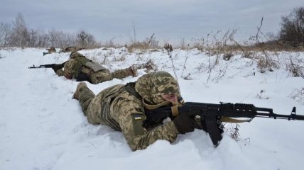 Мороз та сніг змінюють умови ведення бою