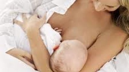 Мамино молоко помогает детям уснуть