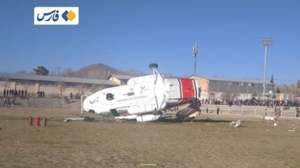 Вертолет с министром спорта Ирана упал на стадионе