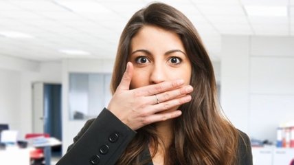 Резкий и неприятный запах изо рта: причины, о которых вы могли не знать