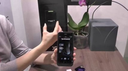 Украинские изобретатели создали необычную беспроводную зарядку для смартфонов