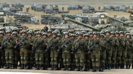 РФ заявила о готовности применять армию для "защиты" своих сограждан