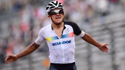 Эквадорский велогонщик Карапас выиграл золото Олимпиады в групповой гонке, украинец Будяк - 56-й