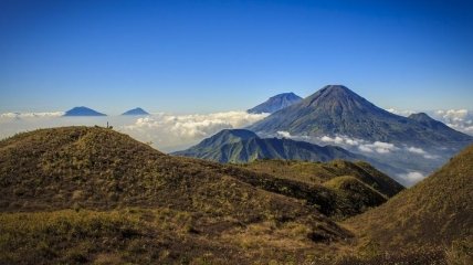 Археологи нашли странную гигантскую пирамиду в Индонезии 