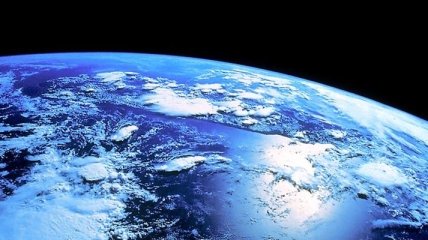 Как выглядит Земля в ночное время из космоса (Видео)