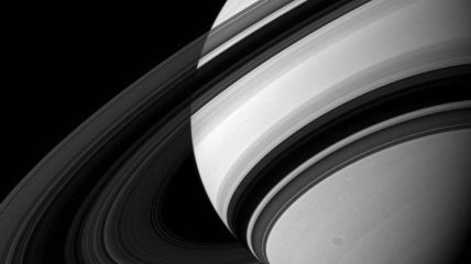 Представлен новый снимок спутника Сатурна