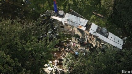 Жертвами аварии автобуса на юге Италии уже стали 38 человек