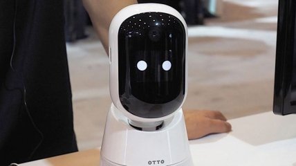 Робот-помощник Samsung Otto поддержит беседу и присмотрит за домом (Видео)